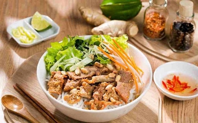 Top 10 quán bún thịt nướng “siêu ngon” ở Quận 1